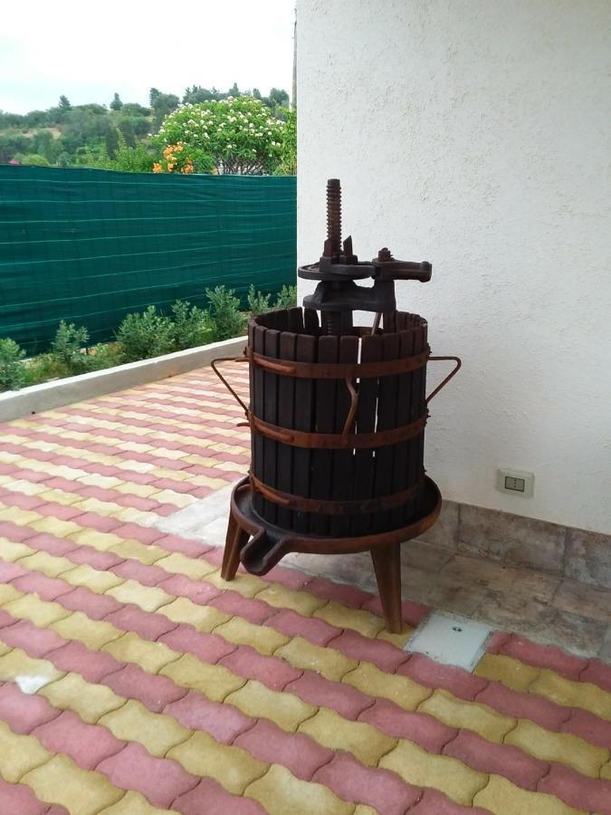 Casa Tre Noci Villa Lascari Luaran gambar